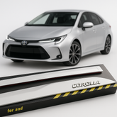 Friso Lateral -Toyota Corolla Prata Super Nova¨2020 a 2025¨  ( Ponta Facão )